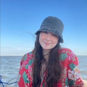 Meet your Posher, kayley